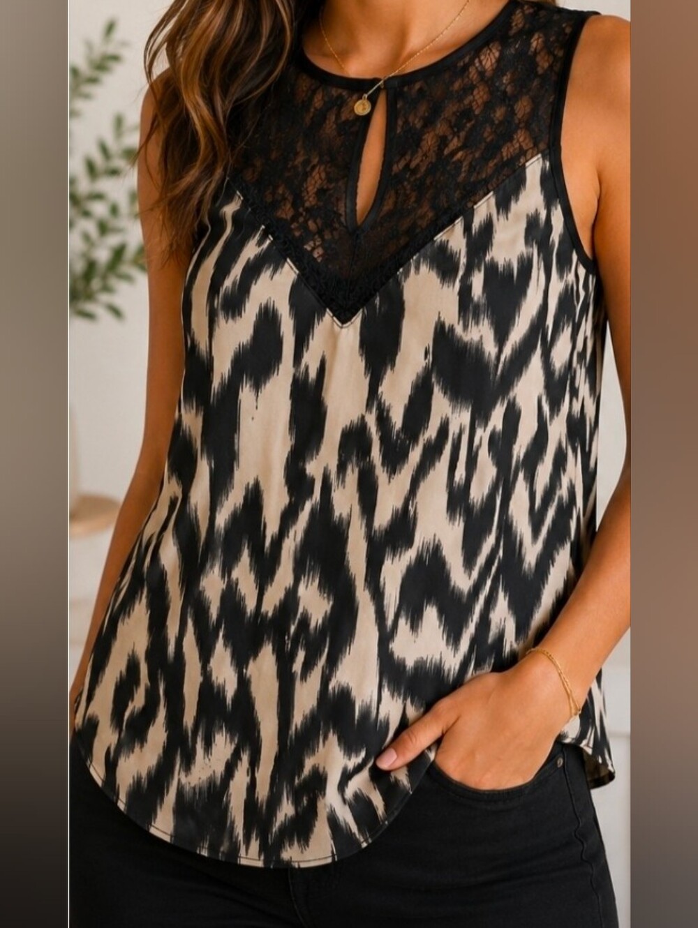 ASTR Lace Yoke Animal Print Sleeveless Blouse Top Women's Medium Boho Chic